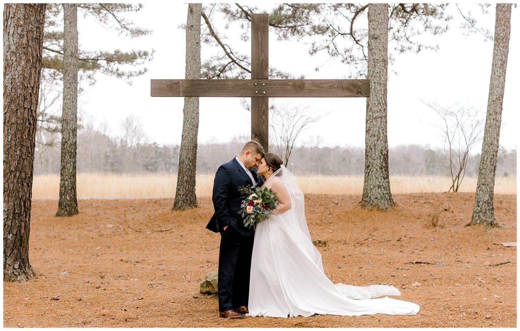 Boaz wedding photographer capture Rustic Pine Farms outdoor ceremony site