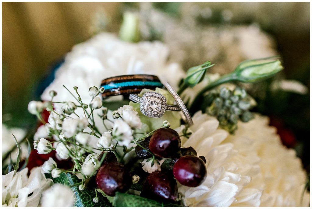 Photographer captures wedding day details in Albertville