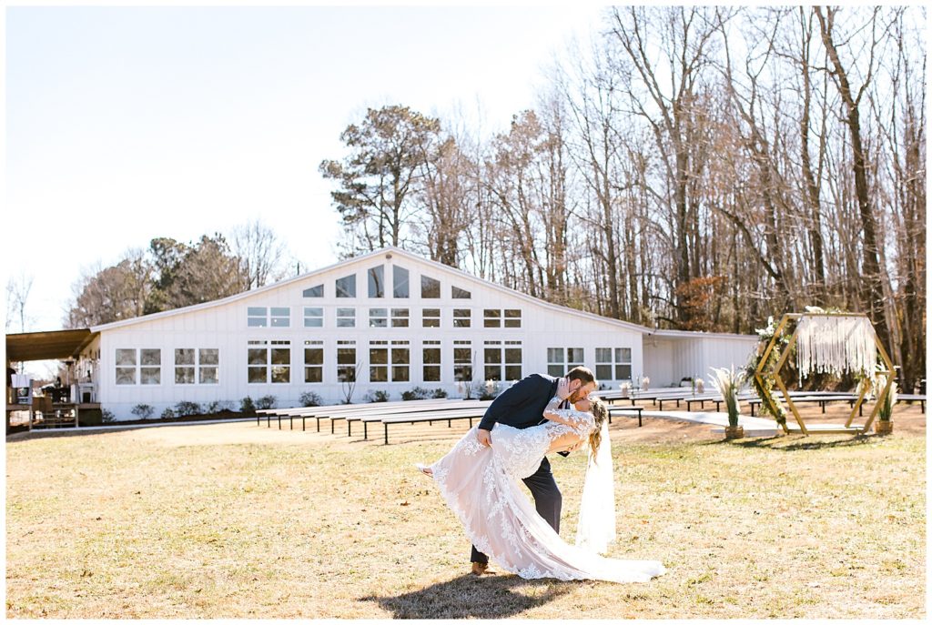 Alabama photographer captures bride and groom with a view of Harmony Hills Ranch venue