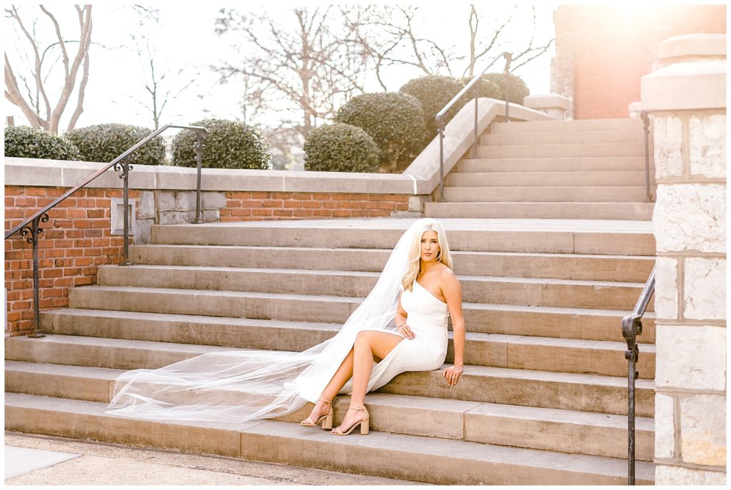 Photographer captures bride in downtown Chattanooga, Tennessee